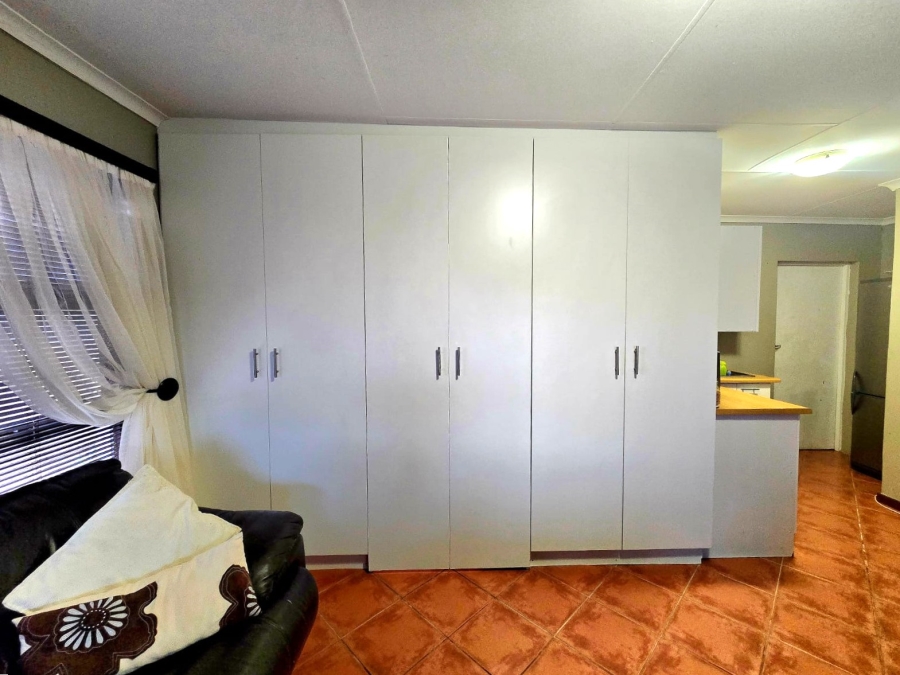 4 Bedroom Property for Sale in Paradise Beach Eastern Cape